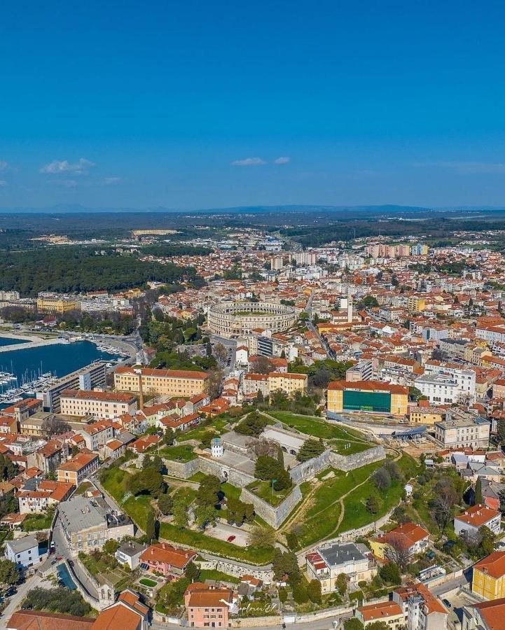 Apartman Cukar Pula Lägenhet Exteriör bild